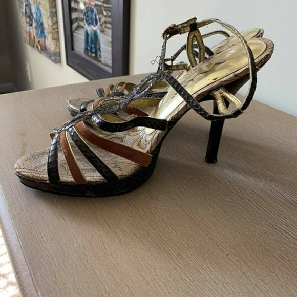 Mia heels - Picture 2 of 3